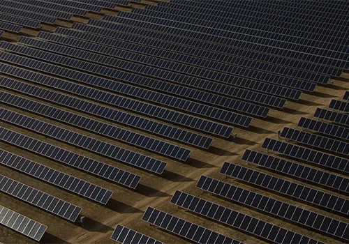 Solar Milestone: Bahrein onthult 150 MW Solar Project om meer dan 6000 huizen...